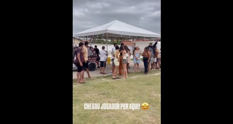 Final de torneio de várzea na Bahia tem presença de Barros, que recebe carinho até de torcedores rivais
