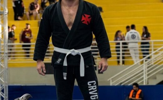 Marcos Lamacchia triunfa sobre urubu em combate de Jiu-jitsu em meme viral