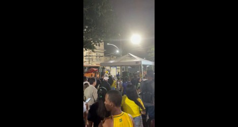 Barreira do Vasco se transforma em clima de Copa do Mundo com apoio à Rayan em vídeo
