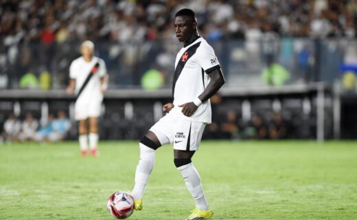 Marino, em baixa no Vasco, atrai interesse de clubes e pode ser negociado