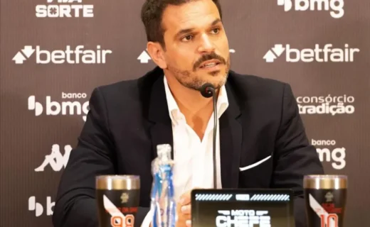 Vasco busca reforços na Europa com avaliação do volante Vítor Carvalho, do Braga, por Admar Lopes