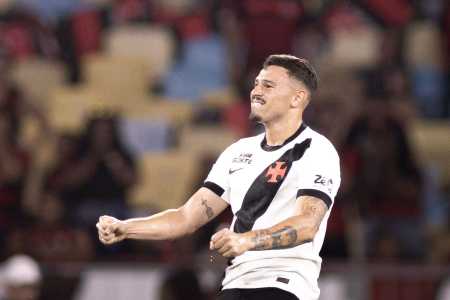 Clube japonês avança em negociação e deve levar Hugo Moura do Vasco