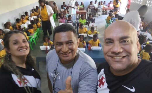 Força Jovem envia camisas do Vasco para comunidade em Moçambique