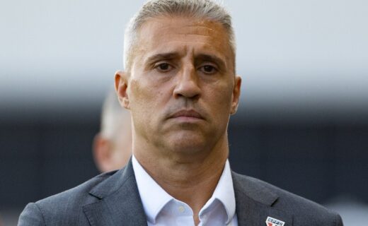 Hernán Crespo avança em negociações com o Al-Sadd, enquanto rumores sobre o Vasco persistem