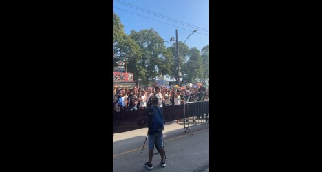 Torcedores fazem festa e gritam nome de Pedrinho em São Januário; assista ao vídeo