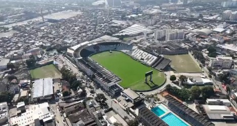 Protesto de torcedores ganha destaque em imagens aéreas de São Januário