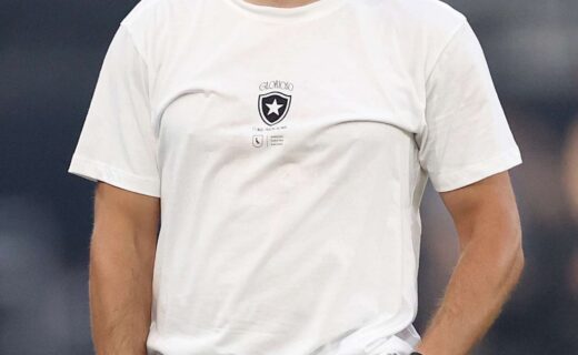 Botafogo garante permanência de Franclim Carvalho na equipe