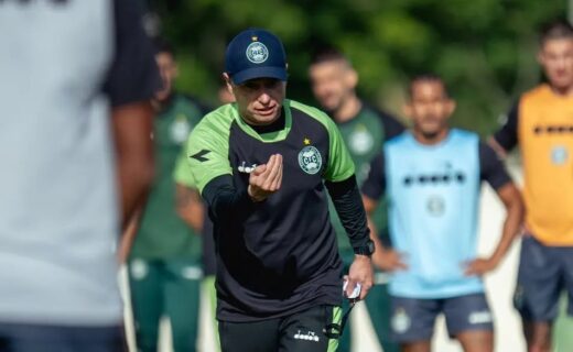Vasco altera método de pagamento da multa de Seabra em meio a negociações, afirma jornalista
