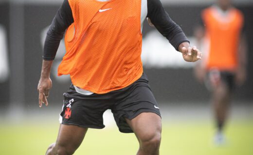 Vasco divulga imagens do jogo-treino realizado no CT Moacyr Barbosa