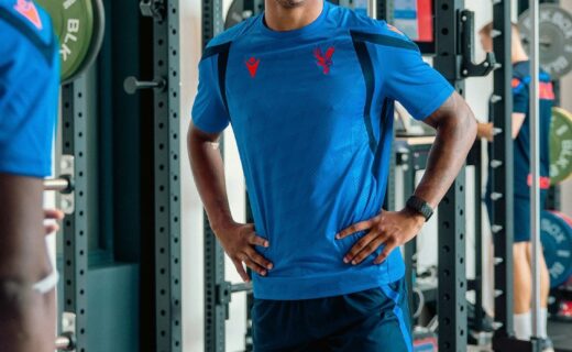 Crystal Palace homenageia Matheus França com fotos e mensagem de saudade após saída do Vasco