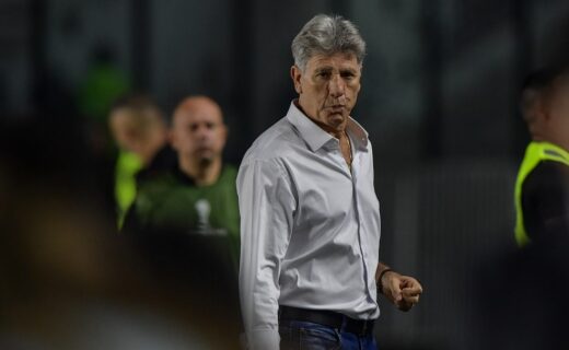 Crise política e mudanças no elenco marcam período sem jogos do Vasco com intervenção na SAF e troca de treinador