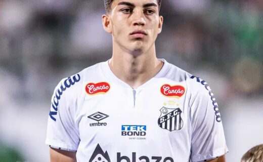 Nottingham Forest descarta empréstimo de Jair Cunha ao Vasco