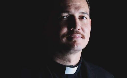 Vasco recebe apoio espiritual de padre que reza diariamente e acredita no título da Copa Sul-Americana