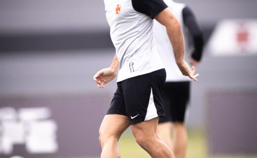 Vasco divulga imagens do treinamento realizado nesta sexta-feira
