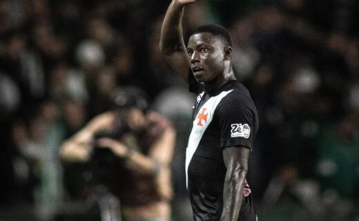 Marino Hinestroza deseja continuar no Vasco; familiares do atleta planejam se mudar para o Rio