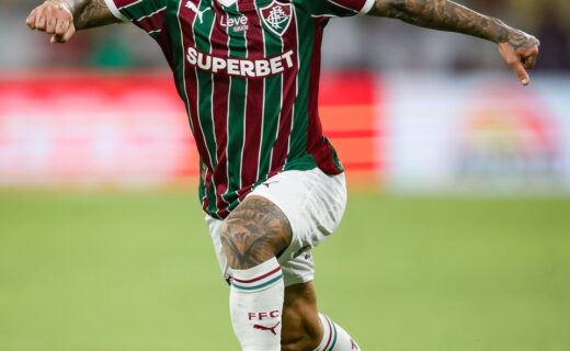Fluminense, rival do Vasco no sábado, conta com jogador sob investigação por apostas em cartão amarelo