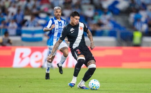 Vasco busca zagueiro antes de liberar Saldivia para nova equipe