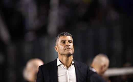 Vasco conquista vitória na estreia do técnico português Pedro Emanuel