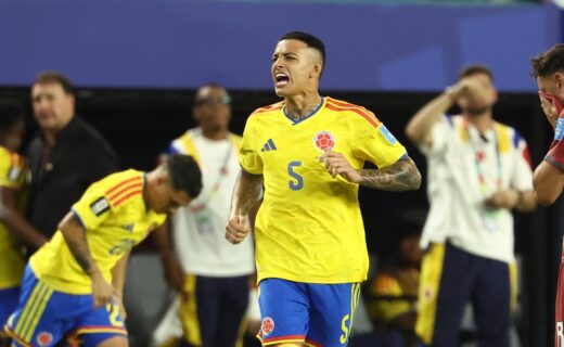 Vasco avança nas negociações para trazer o volante colombiano Kevin Castaño, do River Plate