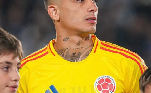 Vasco busca alternativas no mercado se negociação com Santiago Sosa não avançar