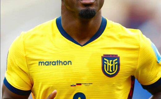 Yeboah descarta proposta do Vasco e prefere não atuar no Brasil por enquanto