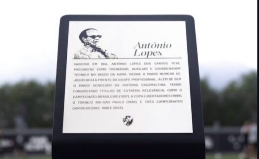 Vasco presta homenagem a Antonio Lopes no CT Moacyr Barbosa; confira fotos e vídeos