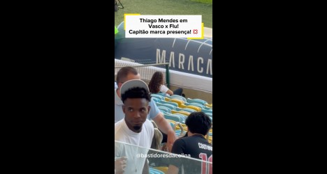 Thiago Mendes, suspenso, prestigia torcida no Maracanã neste sábado