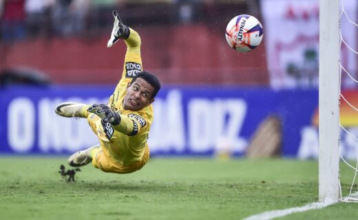 Diogo Silva, ex-goleiro do Vasco, fecha contrato com o Noroeste