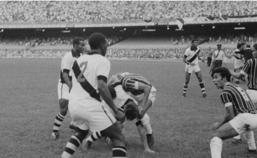 Fluminense vence Vasco em partida histórica com 17 expulsões em 1967