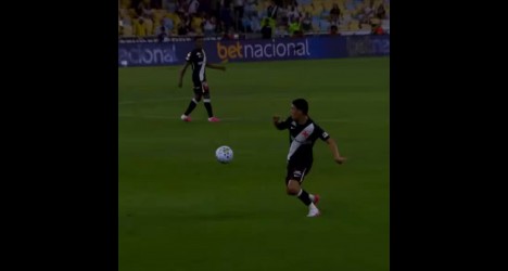 Fluminense: jogador comete falta dura em Rojas durante clássico; assista ao lance