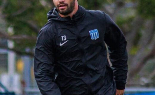 Racing reintegra Sosa aos treinos enquanto pendência com o Vasco persiste