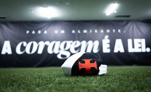 Camisa do Vasco é destaque em foto no Maracanã