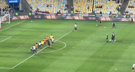 Vasco intensifica aquecimento com ênfase em jogadas de bola parada defensiva