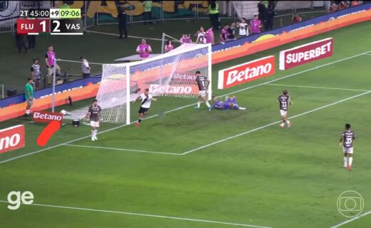 Gol de Puma Rodríguez ocorre enquanto bola de gol anulado de David ainda está na rede do Fluminense