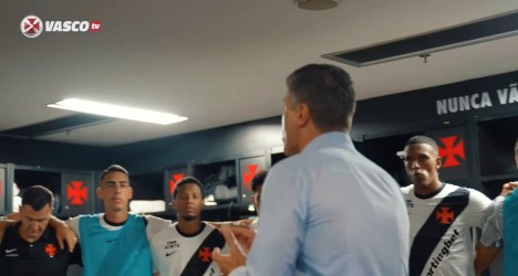 Pedro Emanuel destaca: ‘Coração quente, cabeça fria’ em discurso antes do confronto com o Fluminense