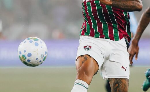 John Kennedy sofre lesão no LCA após ser substituído no clássico contra o Vasco
