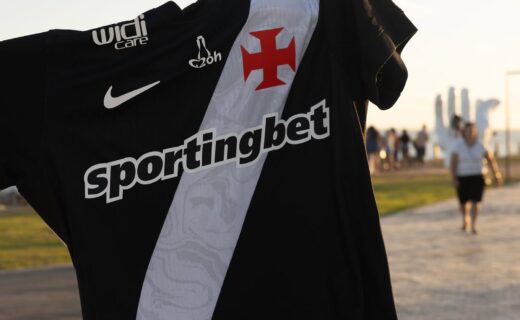 Feminino: Fotos da camisa do Vasco são divulgadas em Maceió, onde enfrenta o UDA