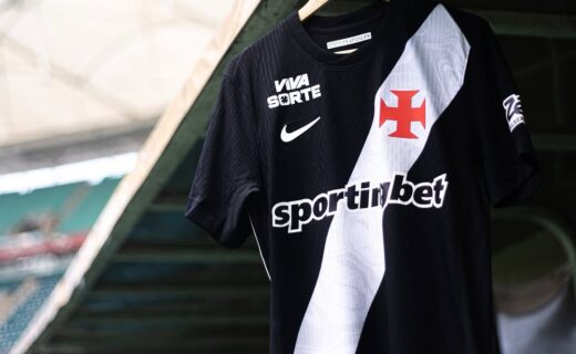 Vasco joga de camisa preta contra o Bahia