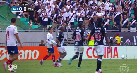 Cartão amarelo no 1º tempo gera revolta em Thiago Mendes