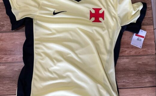 Nova camisa 3 do Vasco é revelada em foto vazada