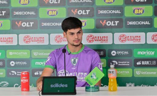 Pedro Emanuel confirma problemas no adutor da coxa para o lateral-esquerdo Paulinho