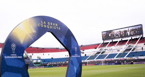Vasco compartilha imagens no Defensores del Chaco