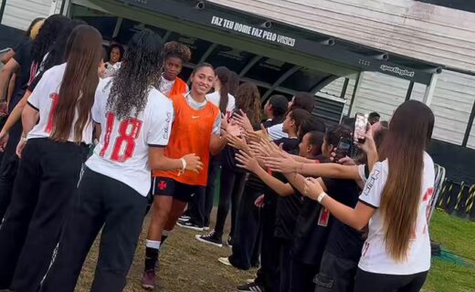 Feminino: Jogadoras do Vasco se preparam para o aquecimento