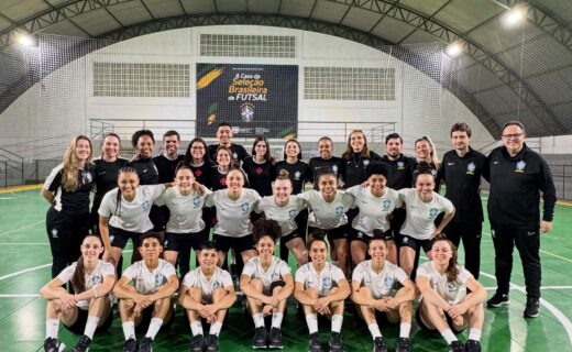 Comissão técnica do Vasco Futsal Feminino da base observa treino da Seleção Brasileira Sub-20