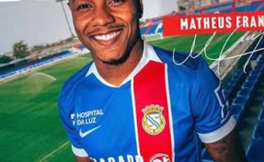 Matheus França, ex-Vasco, é anunciado pelo Alverca, que conta com Figueiredo em seu elenco