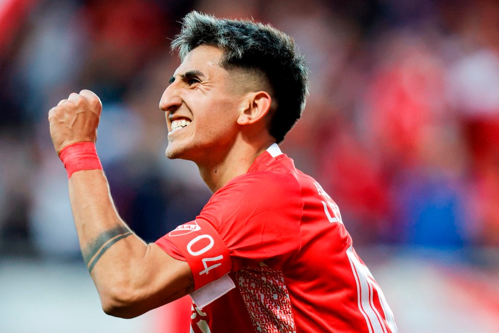 Alan Lescano, do Argentinos Juniors, comemora gol contra o Aldosivi, pelo Campeonato Argentino. — Foto: X/Argentinos Juniors