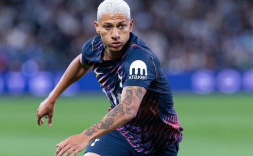 Vasco busca acordo com o Tottenham para empréstimo de Richarlison