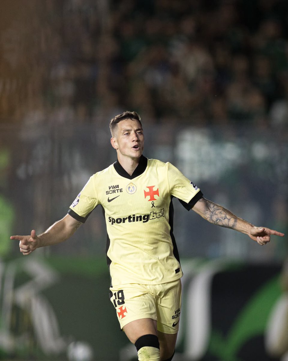 Vasco constrói vantagem sobre o Coritiba no primeiro tempo
