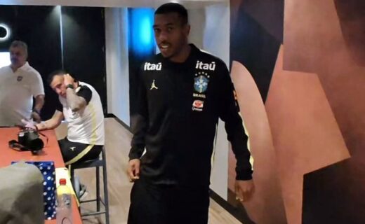 Rayan marca o primeiro gol da Seleção no novo ciclo e assina a foto