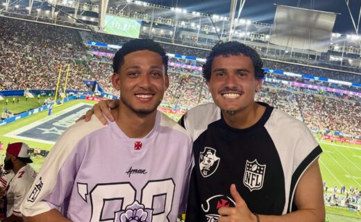 Base: Sub-20 Goleiros Marcão e Phillipe Gabriel assistem ao NFL Rio Game no Maracanã